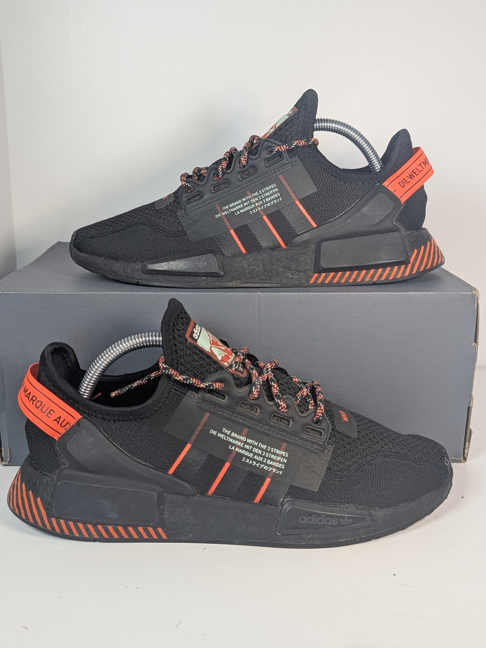 adidas Originals NMD_R1 V2 Men's Size 8.5 Running Shoes